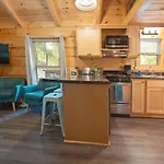Ernie Cabin Wauhatchie Woodlands Tiny Cabin