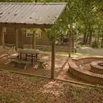 Meg Cabin Tiny Rustic Comfort On Lookout Mtn