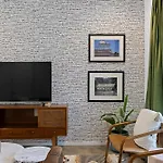 South Side Modern - Downtown Living - Amazing Location