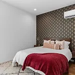 South Side Modern - Downtown Living - Amazing Location