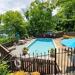 Historic Riverview Inn Three