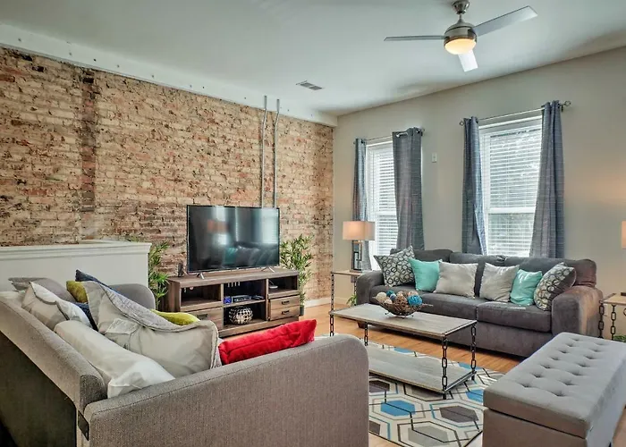 Cityscape 1 - Sleeps 7