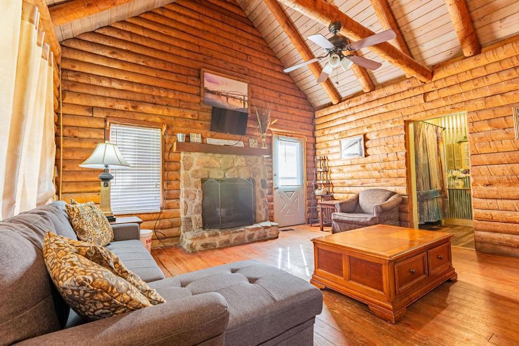 Authentic Log Cabin Mins From Chatts Best Sites