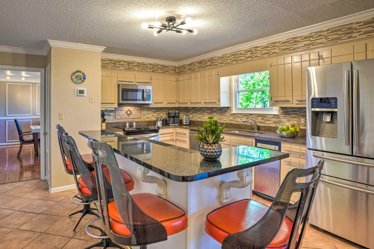 Holiday home Charming With Downtown Views! *