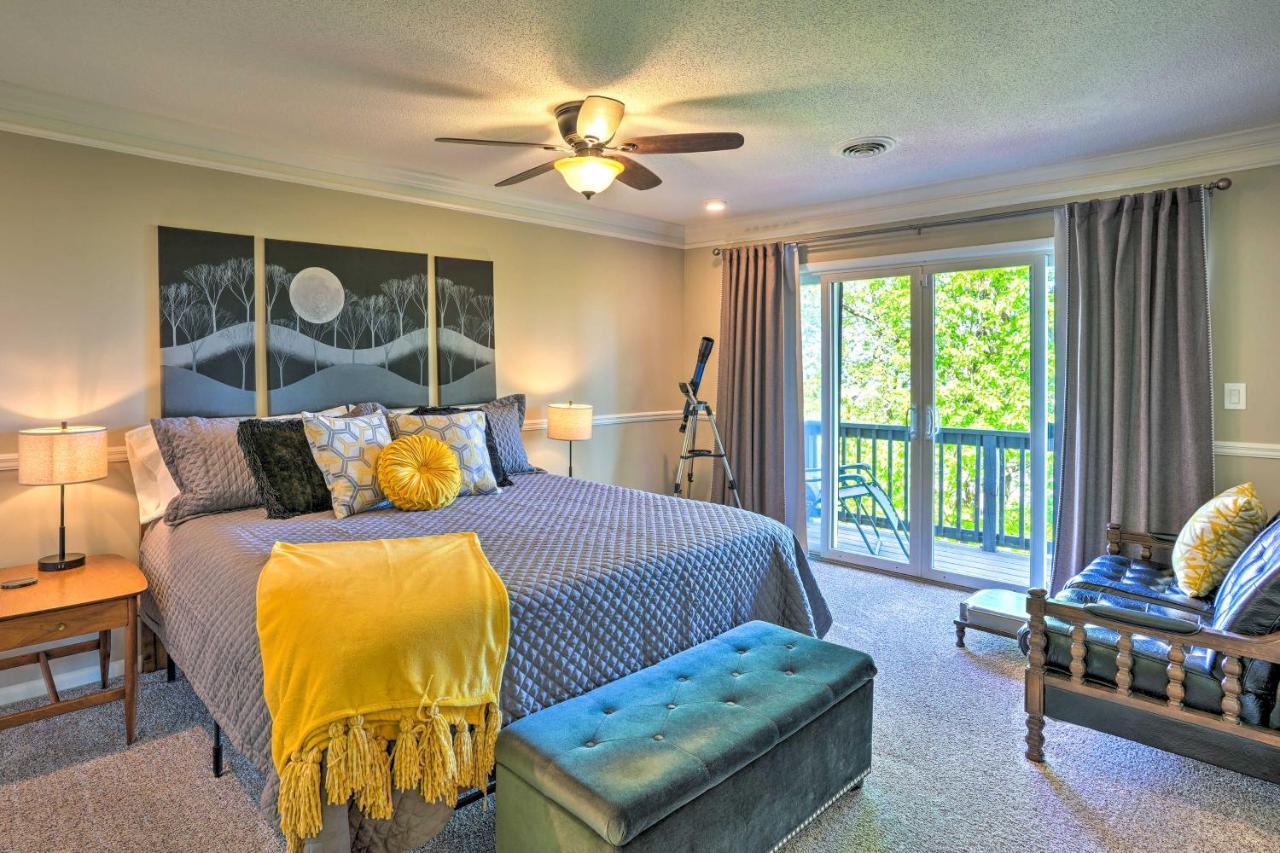 Charming With Downtown Views!