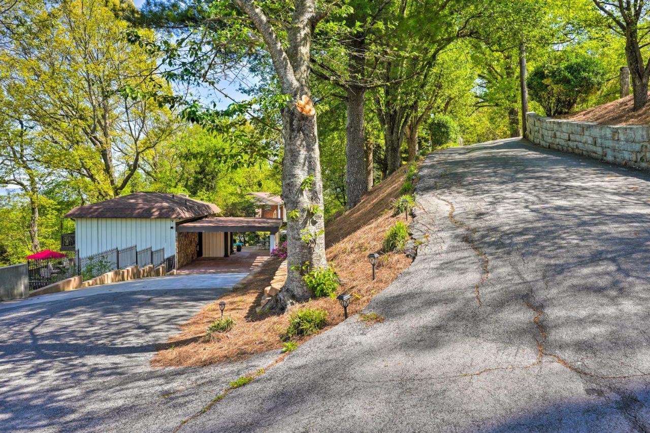 Holiday home Charming With Downtown Views! *