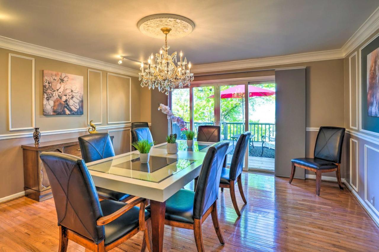 Holiday home Charming With Downtown Views!