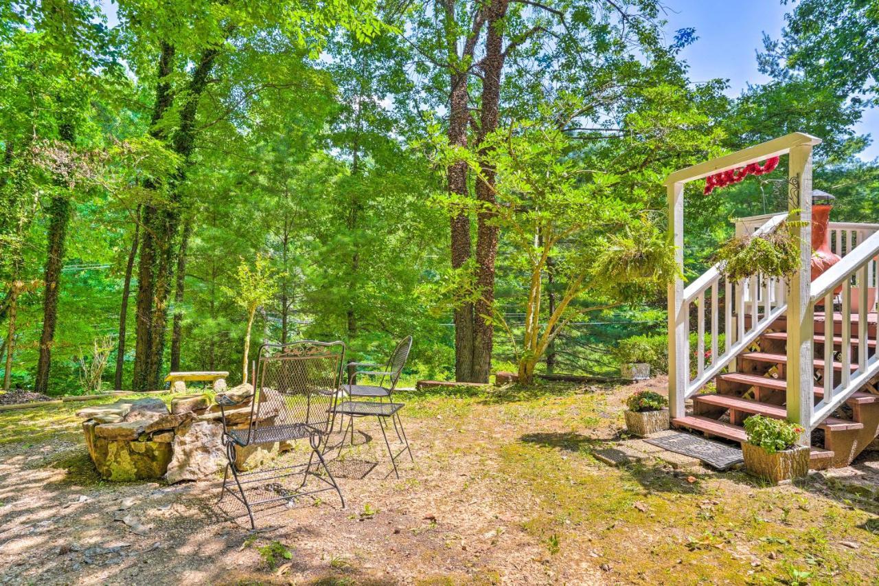 Secluded Getaway With Deck And Yard! Holiday home *