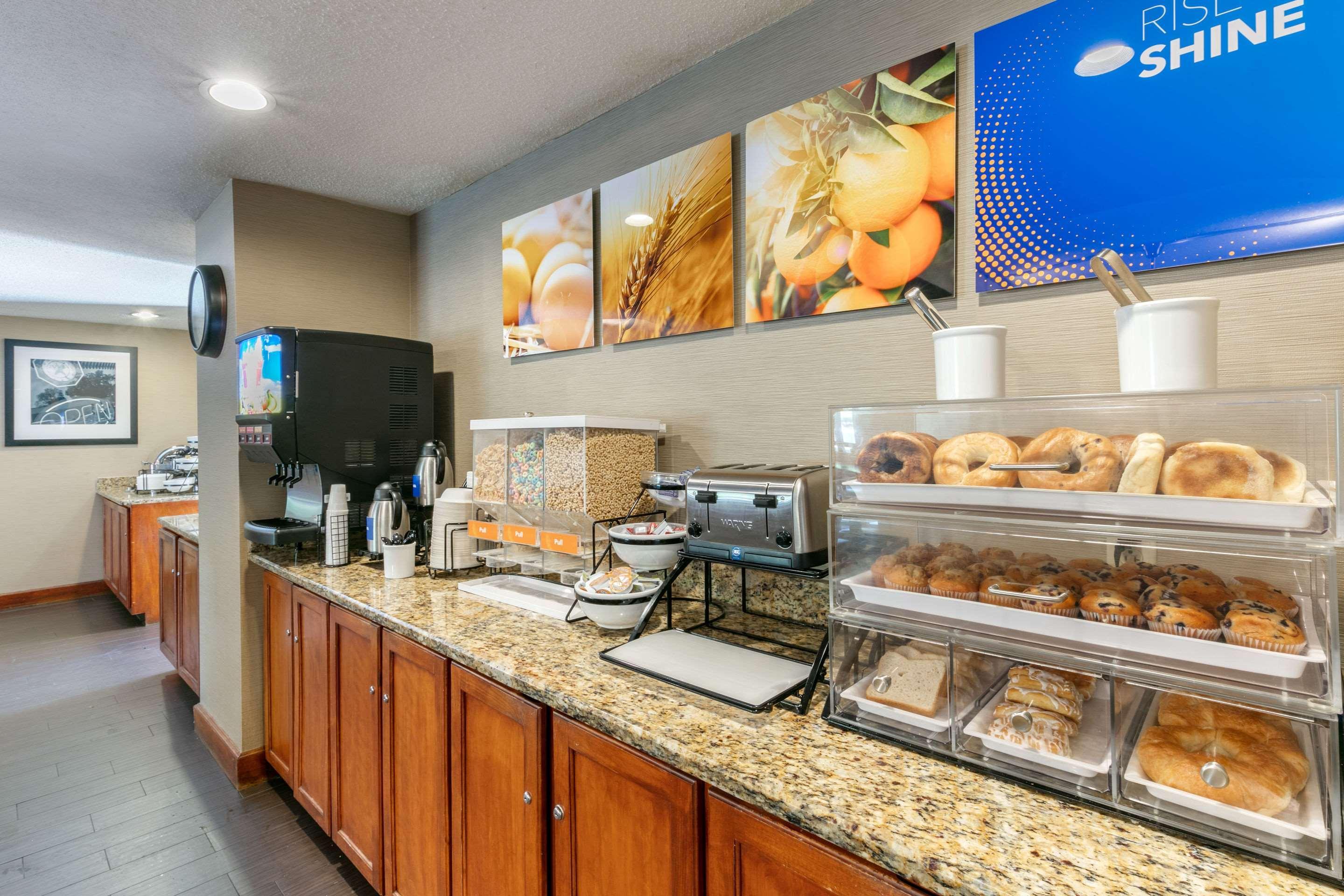 Comfort Downtown 3*