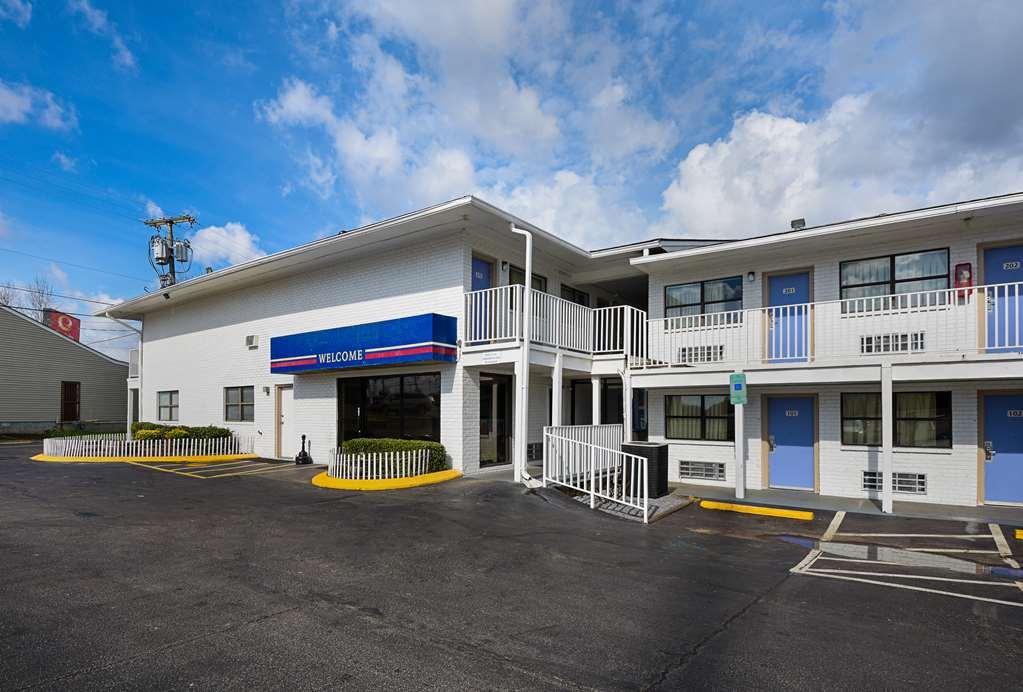 6 East Hotel