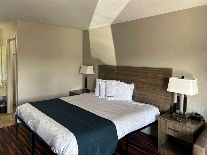 6 Tn Lookout Mtn. Hotel 3*