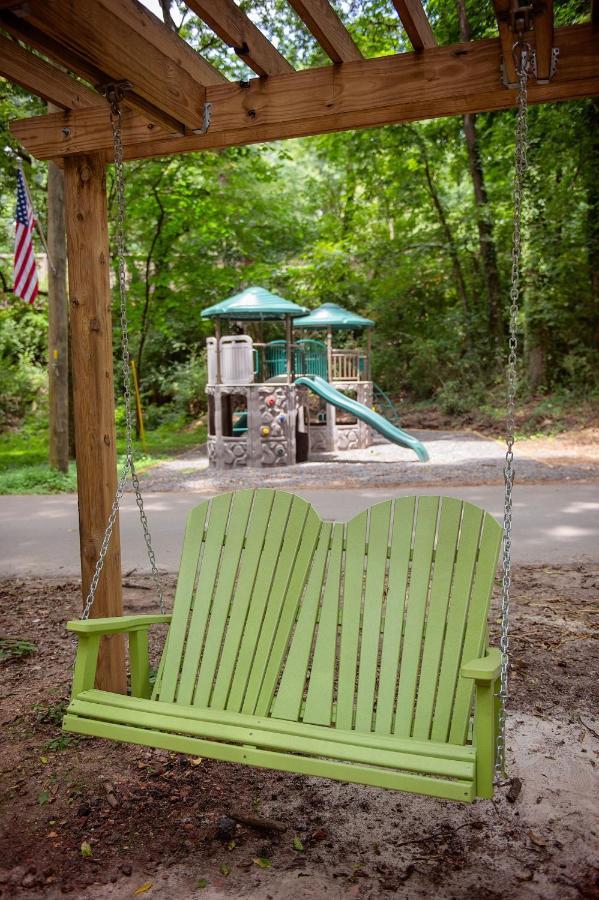Ernie Wauhatchie Woodlands Tiny Holiday home Chattanooga