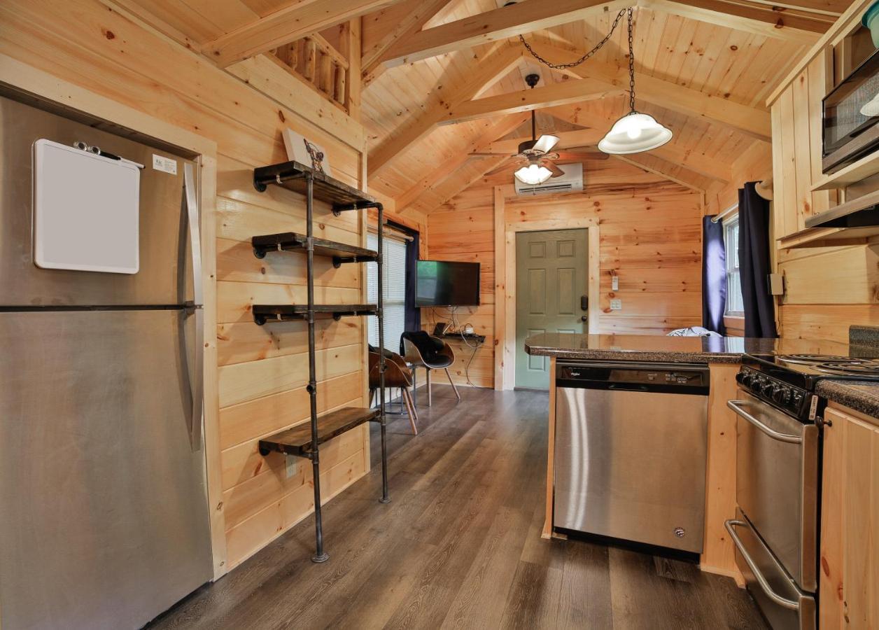 Eliza Cabin Nature Nested Tiny Cabin W Hot Tub Chattanooga