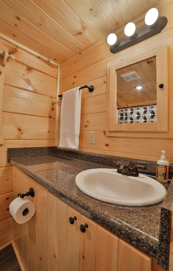 Eliza Cabin Nature Nested Tiny Cabin W Hot Tub