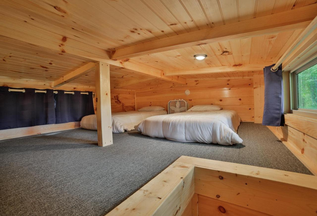 Holiday home Eliza Cabin Nature Nested Tiny Cabin W Hot Tub Chattanooga