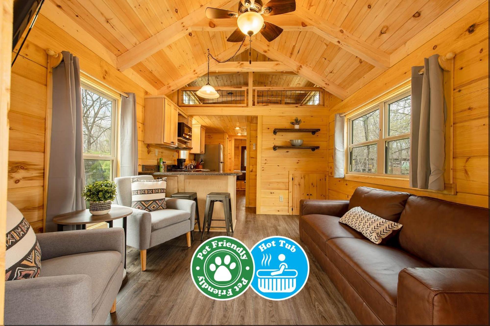 Meg Tiny Rustic Comfort On Lookout Mtn Holiday home *