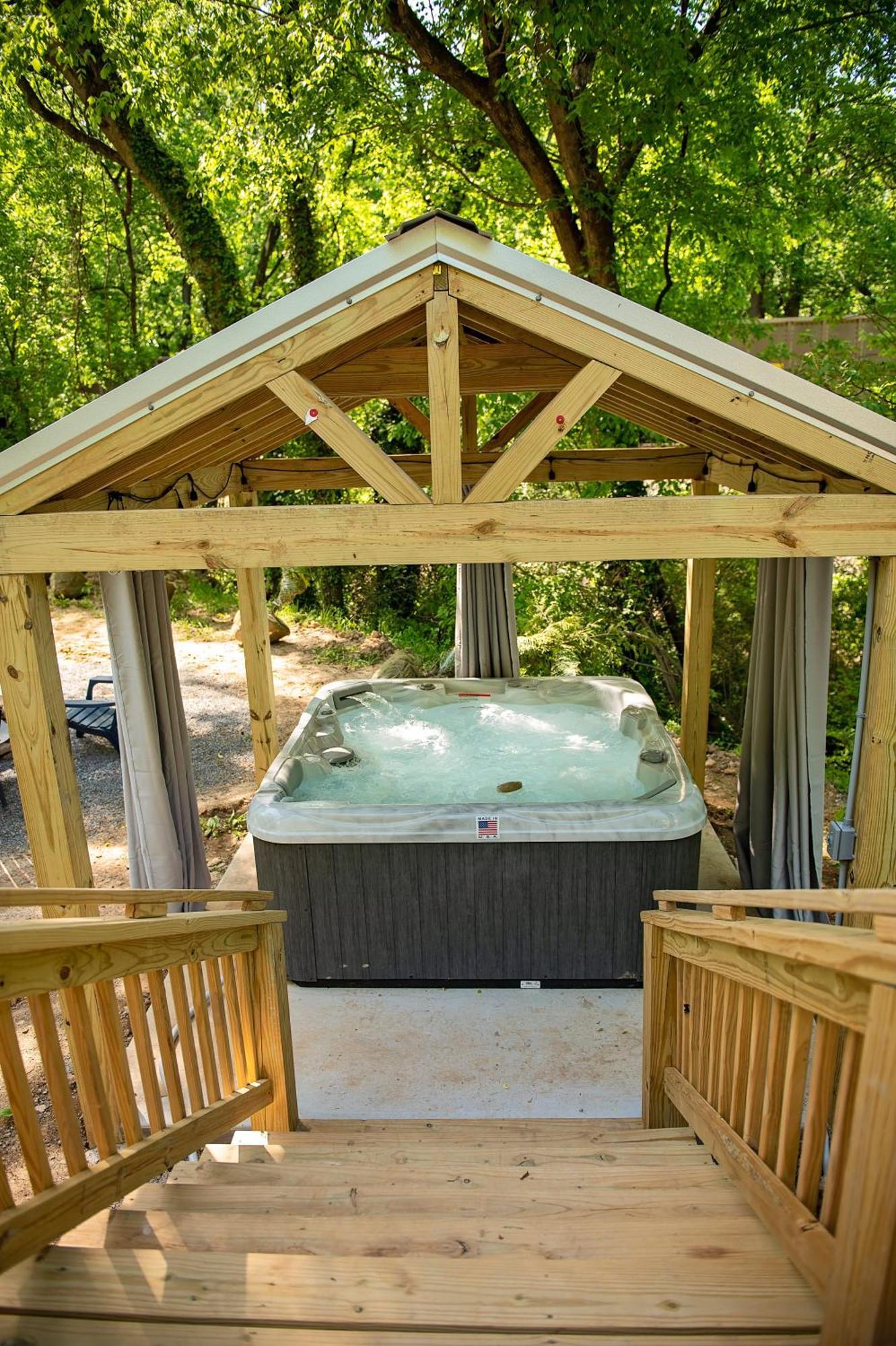 Meg Tiny Rustic Comfort On Lookout Mtn *