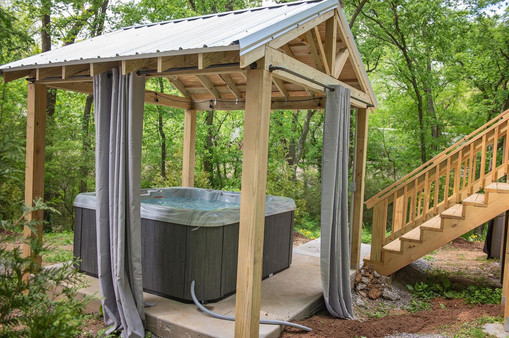 Holiday home Jake Luxury Hot Tub Near Downtown