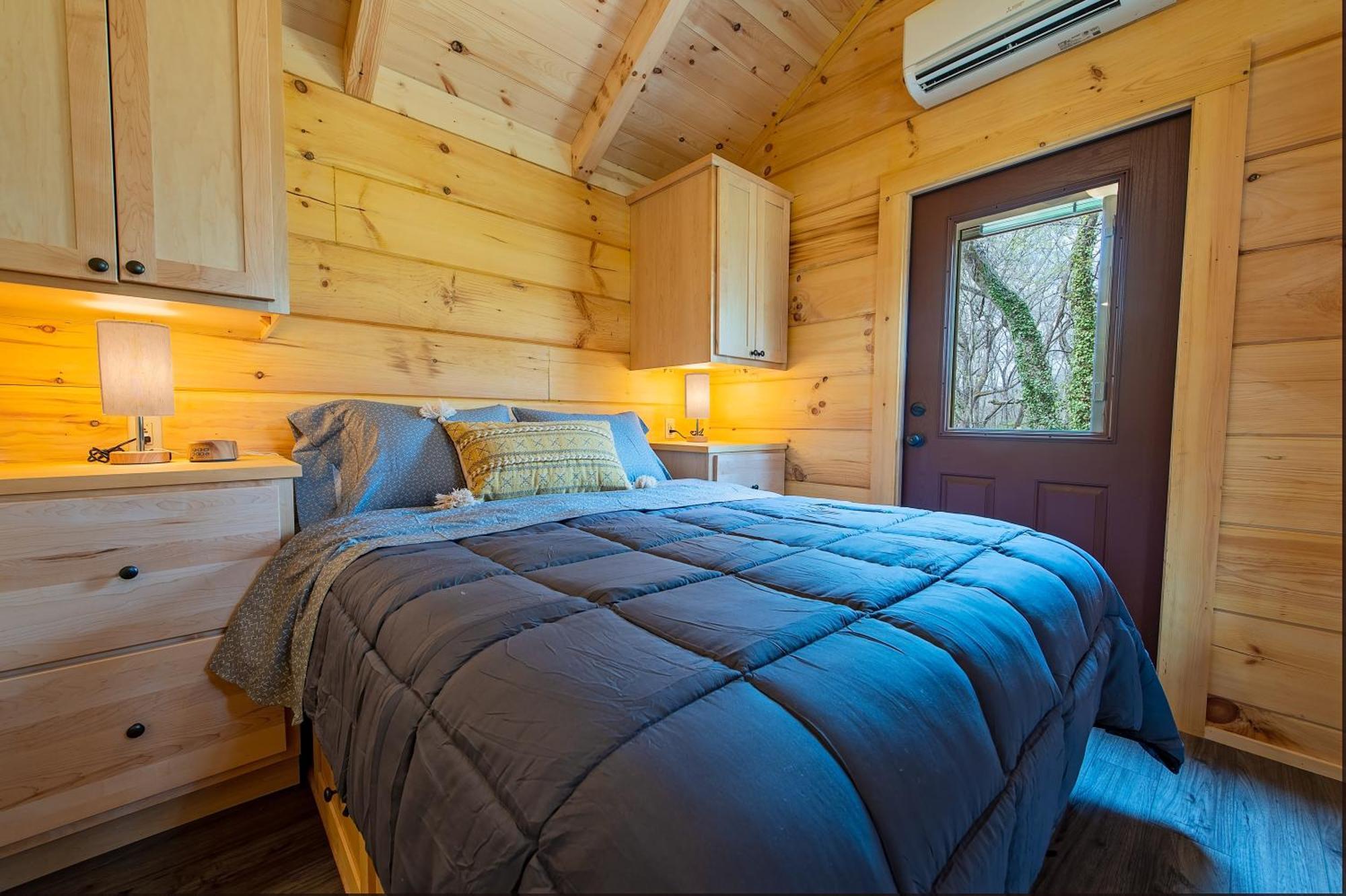 Jake Luxury Hot Tub Near Downtown Holiday home Chattanooga