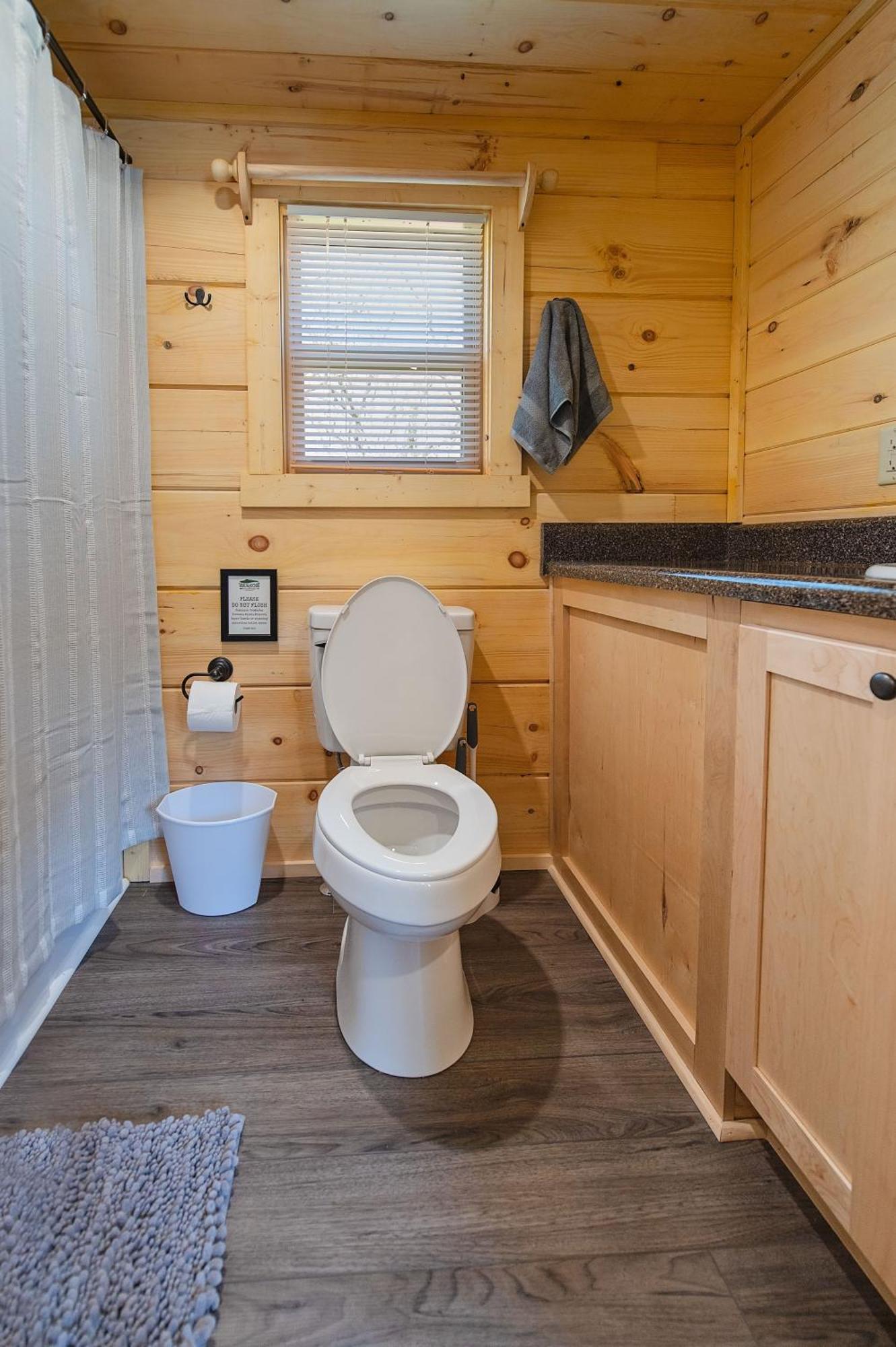 Jake Luxury Hot Tub Near Downtown Holiday home Chattanooga