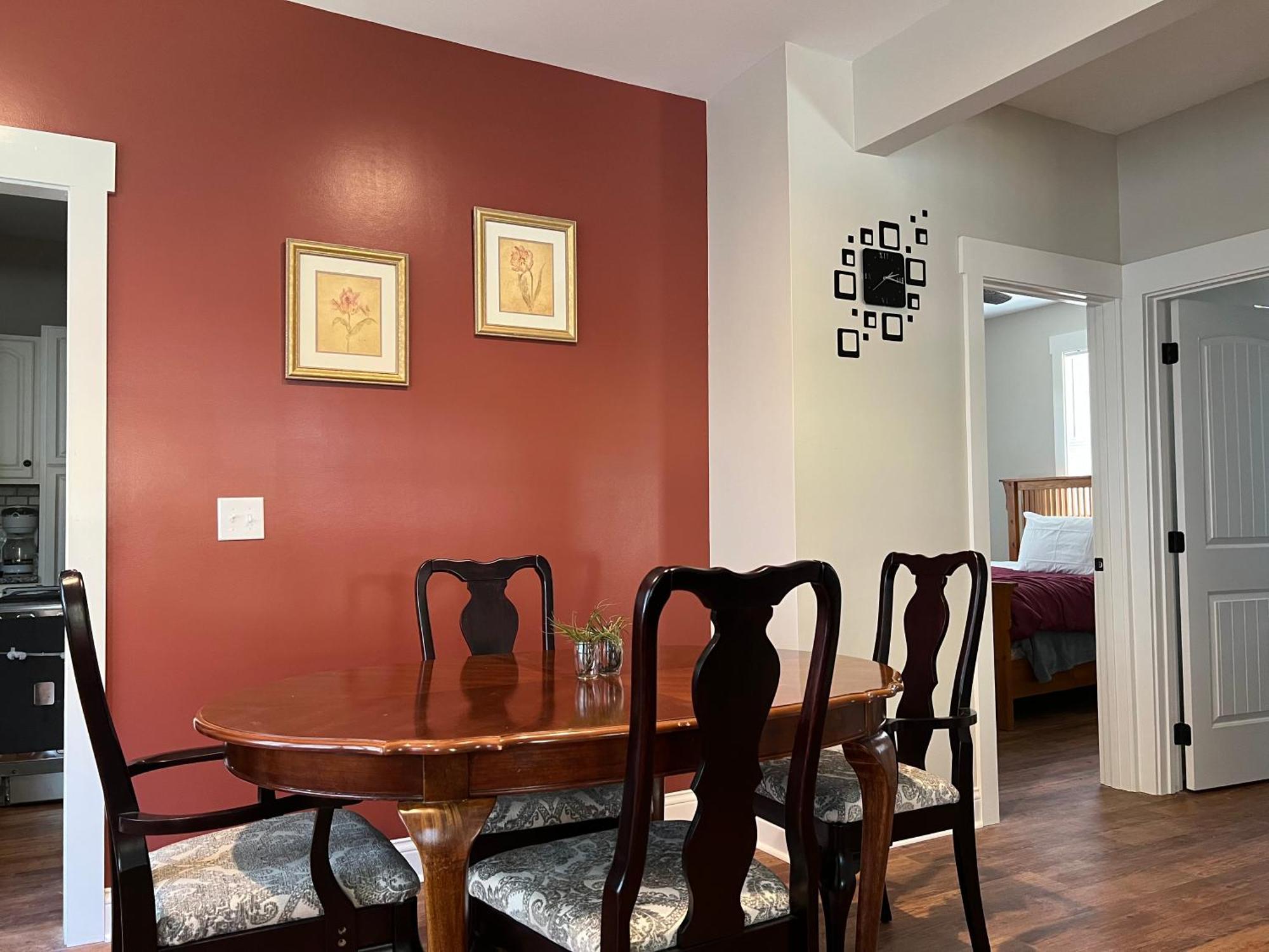 Relaxing House At Downtown Apartment