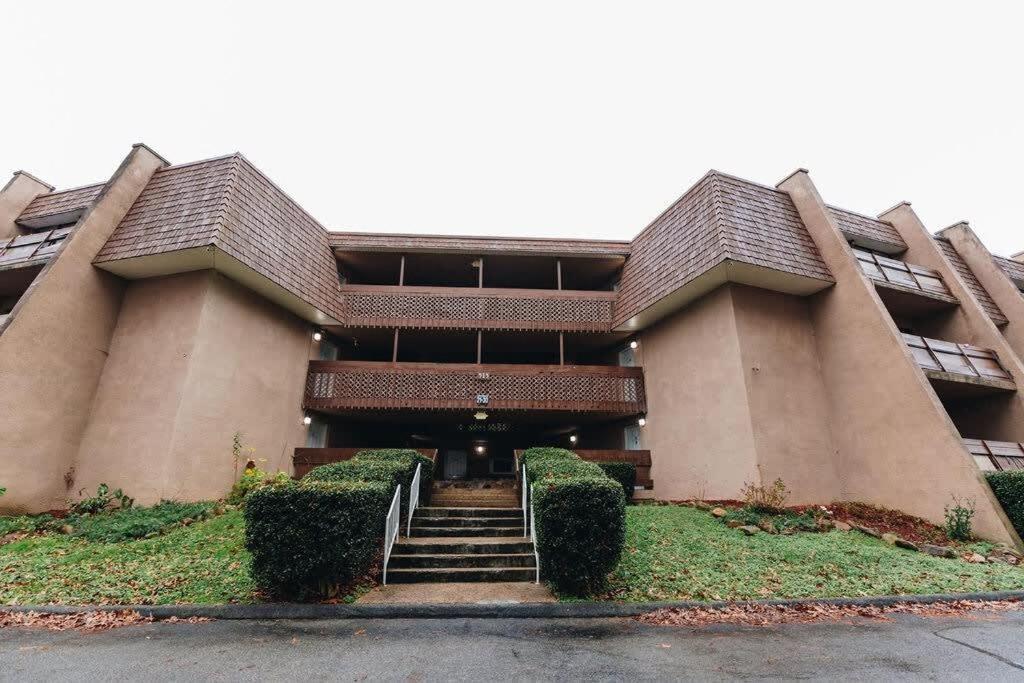 2-bed, 2-bath Living Experience Apartment