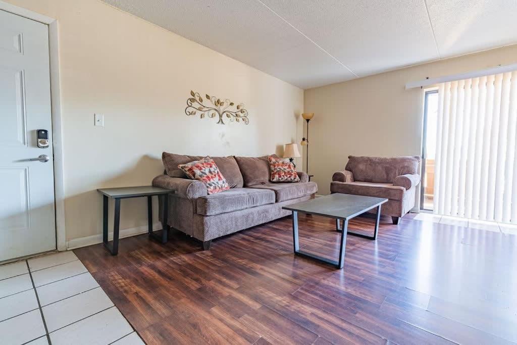 Apartment 2-bed, 2-bath Living Experience *