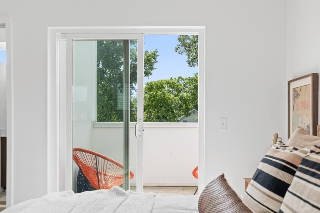 Holiday home South Side Modern - Downtown Living - Amazing Location