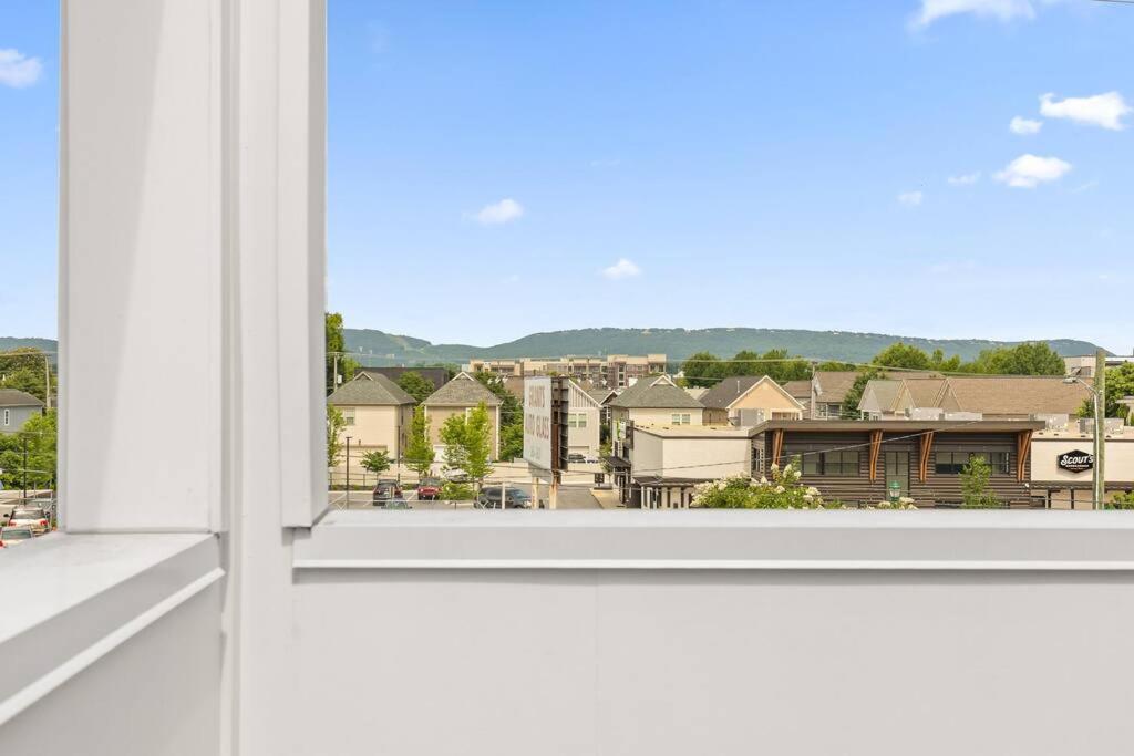 Holiday home South Side Modern - Downtown Living - Amazing Location *