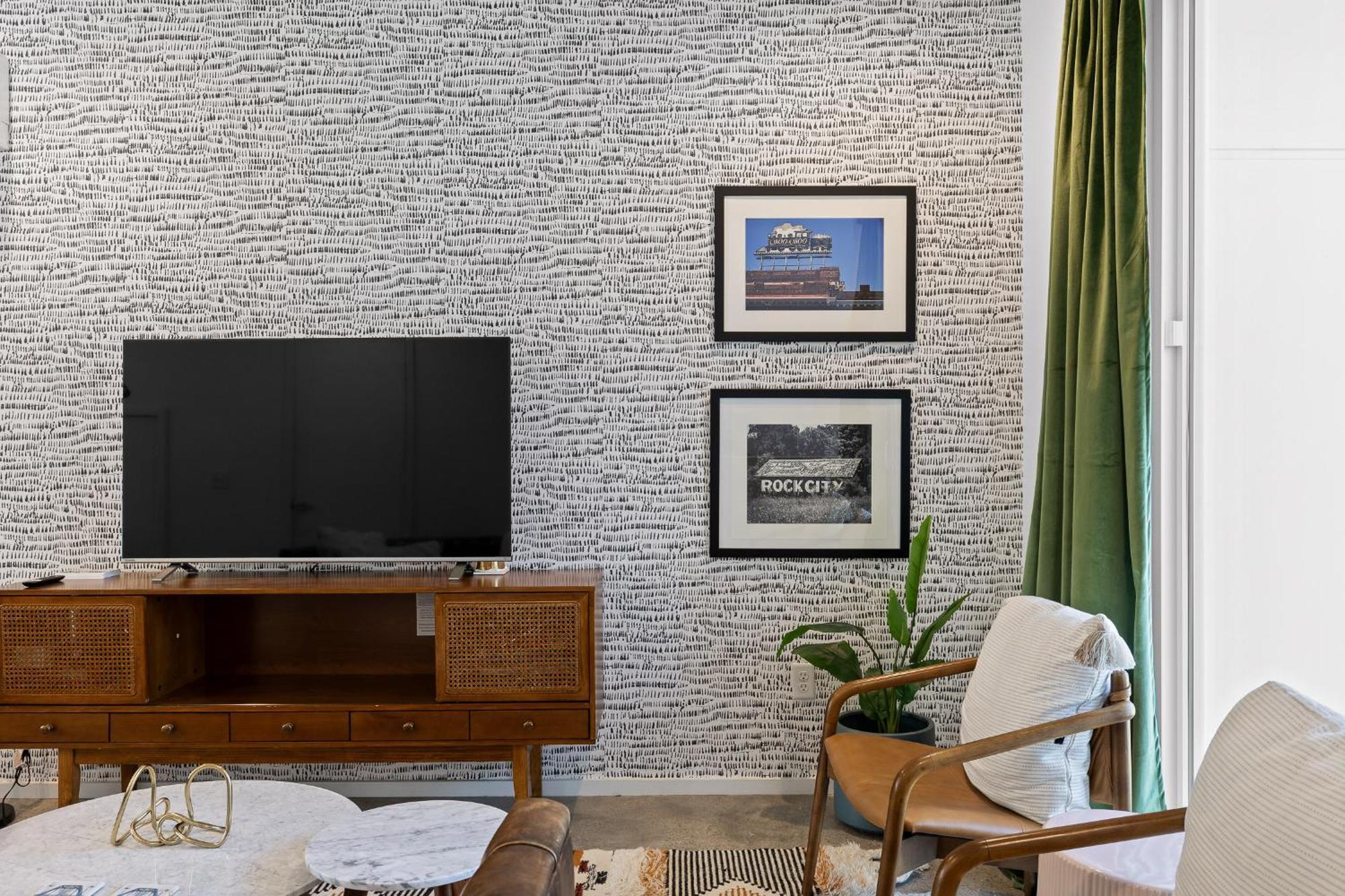 Holiday home South Side Modern - Downtown Living - Amazing Location *