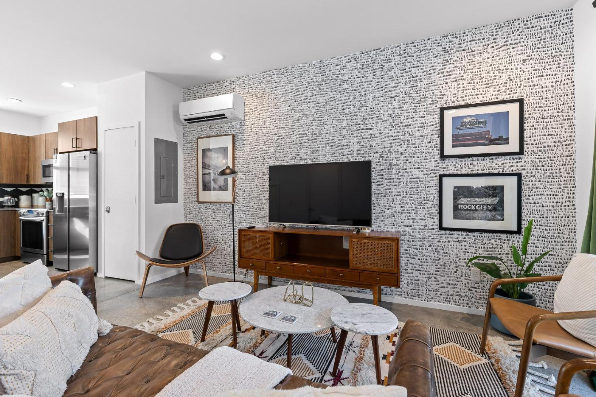 South Side Modern - Downtown Living - Amazing Location *