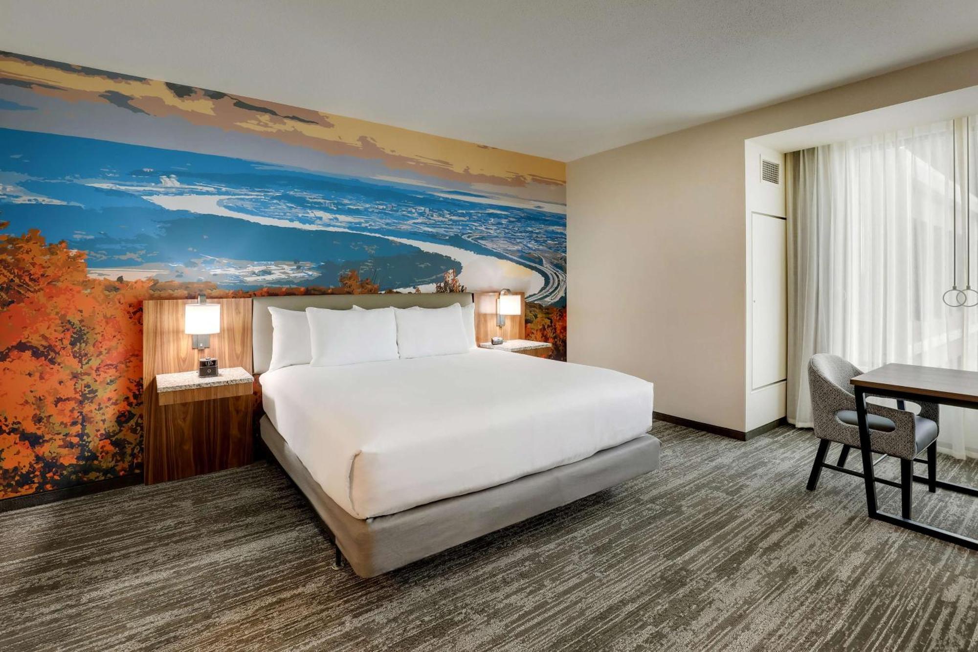 Drury Plaza Hamilton Place 3*