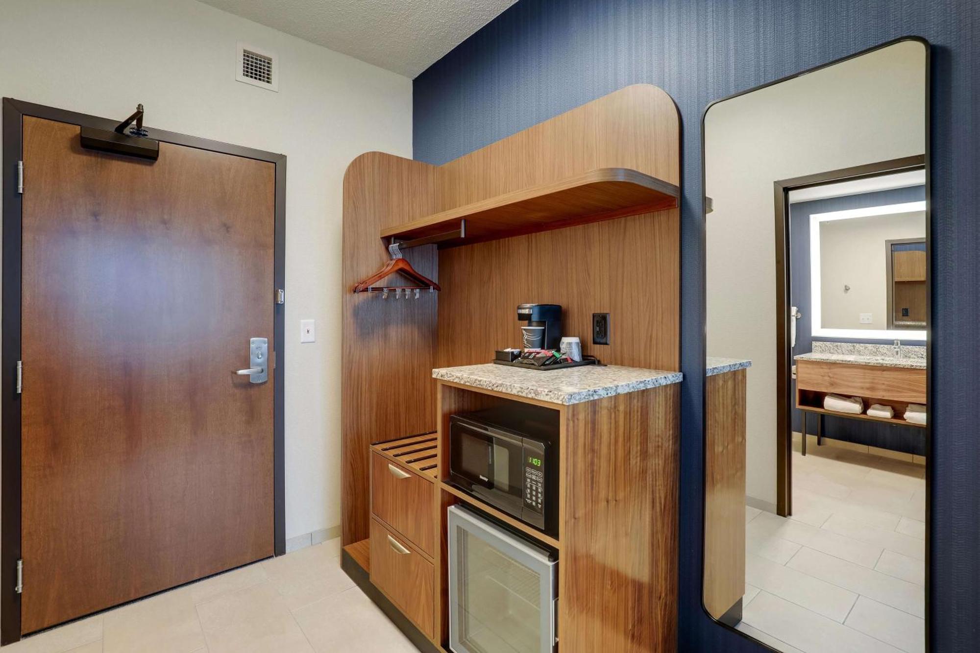 Hotel Drury Plaza Hamilton Place 3*