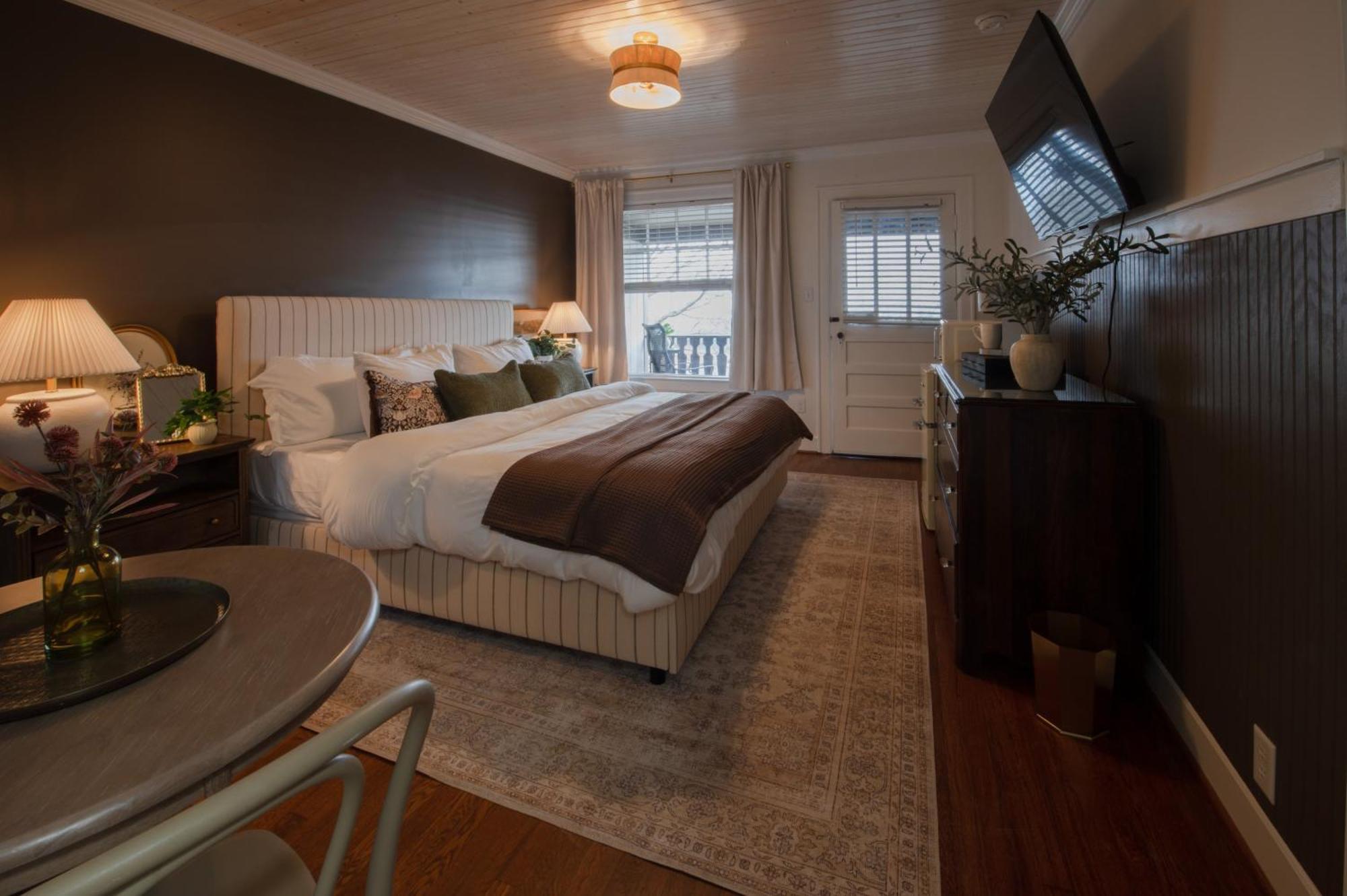 Historic Riverview Three Inn *