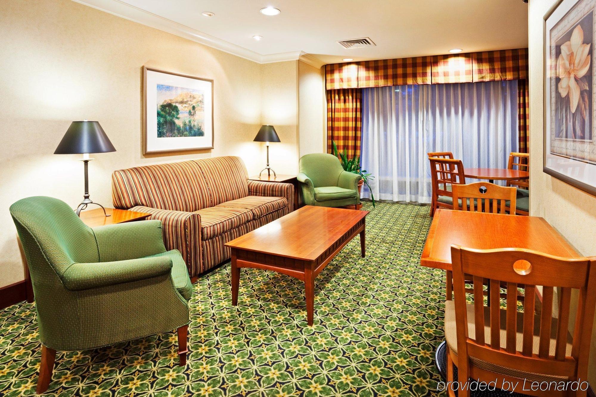Staybridge Downtown - Convention Center By Ihg Hotel