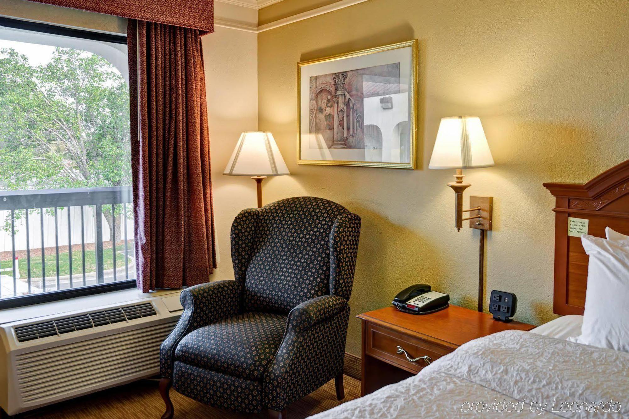 Quality - Hamilton Place Hotel 3*