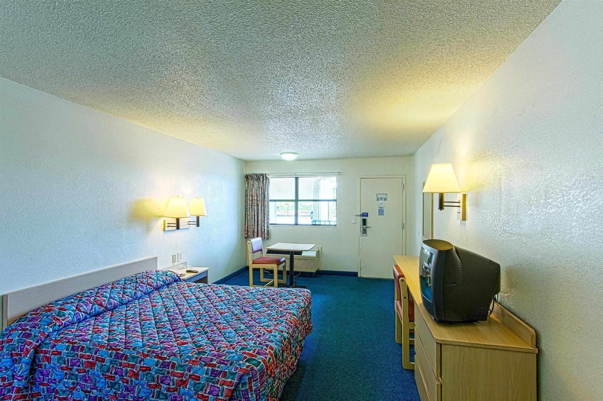 6 East Hotel