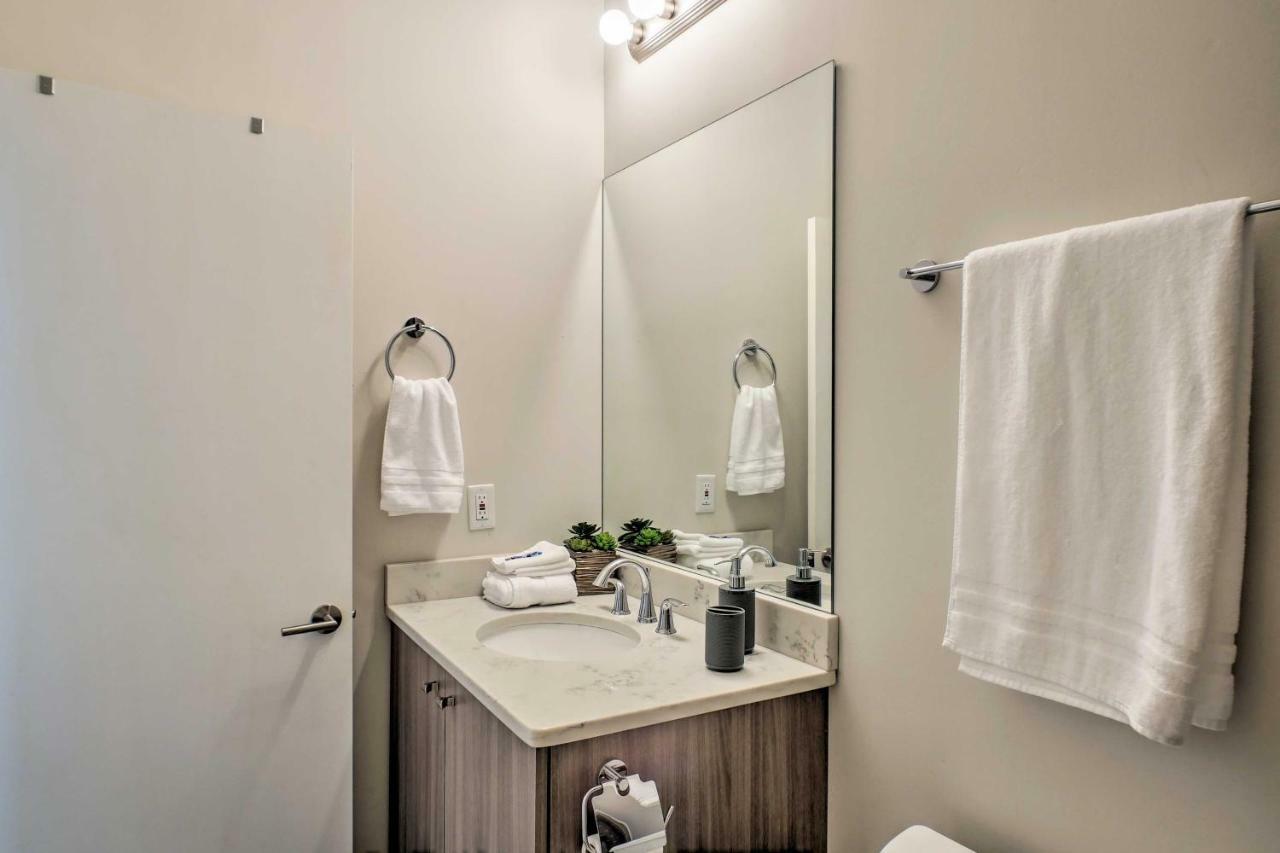 Apartment Cityscape 1 - Sleeps 7 *