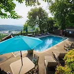 Historic Riverview Inn Five