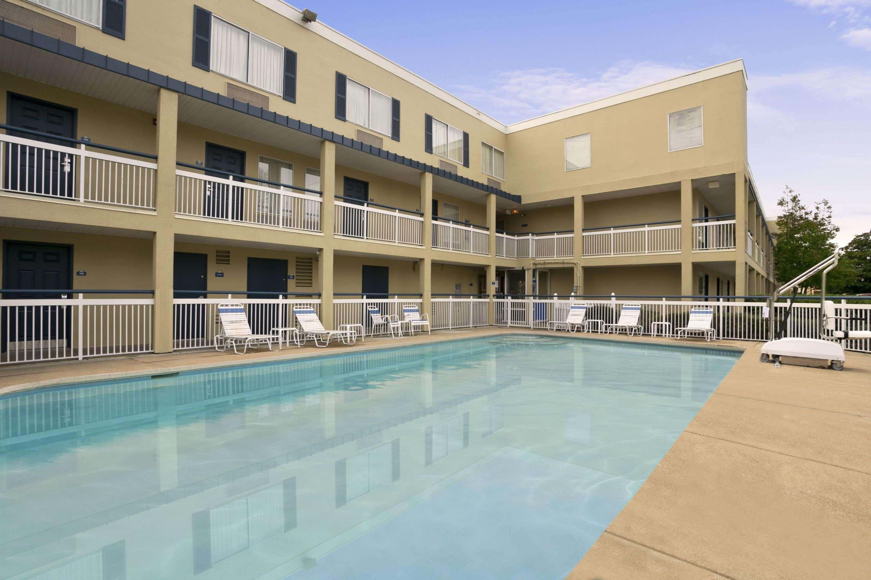 Days By Wyndham Chattanooga/hamilton Place Motel