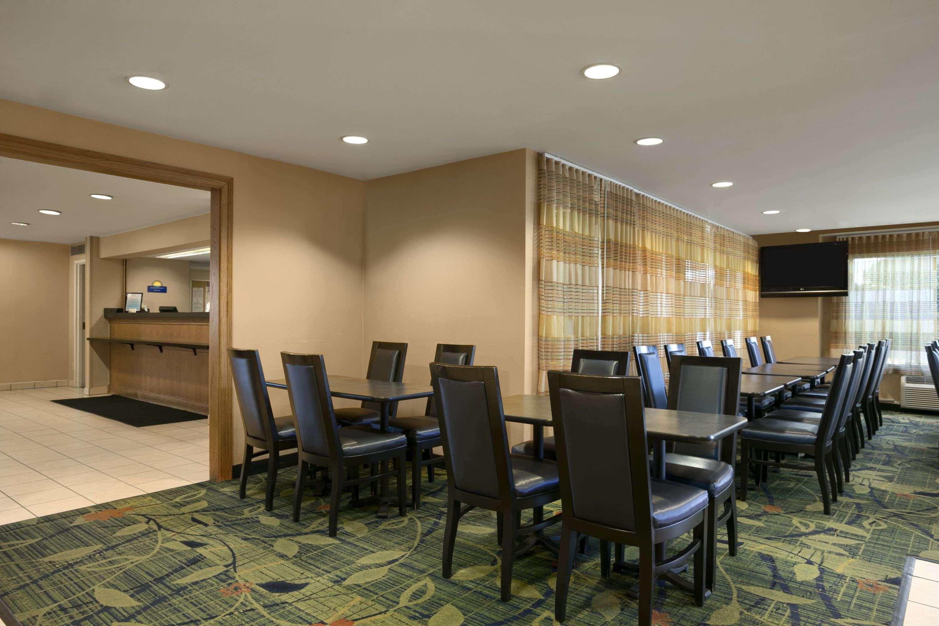 Days By Wyndham Chattanooga/hamilton Place Motel 2*