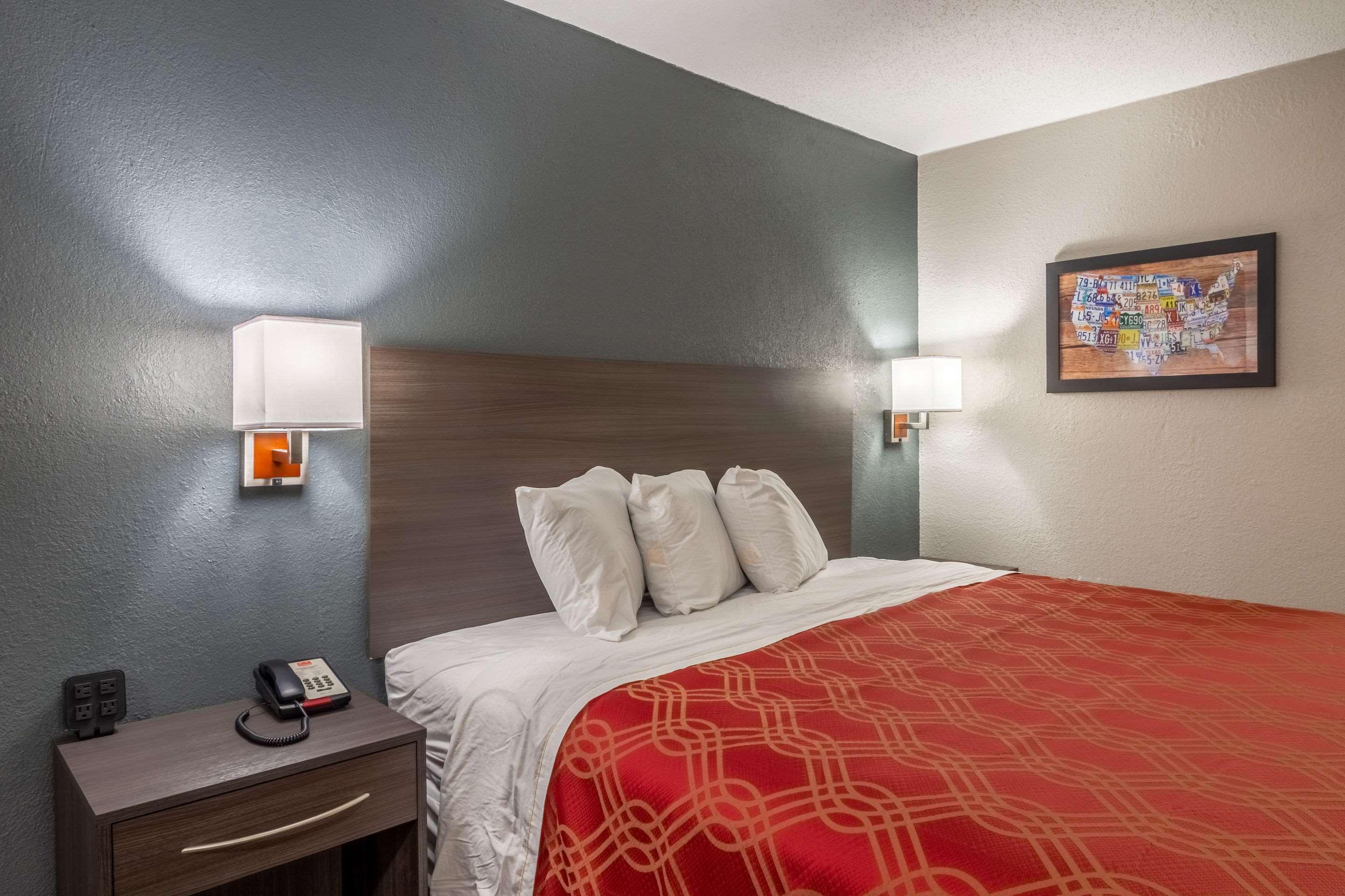 Lodge Econo East Ridge *
