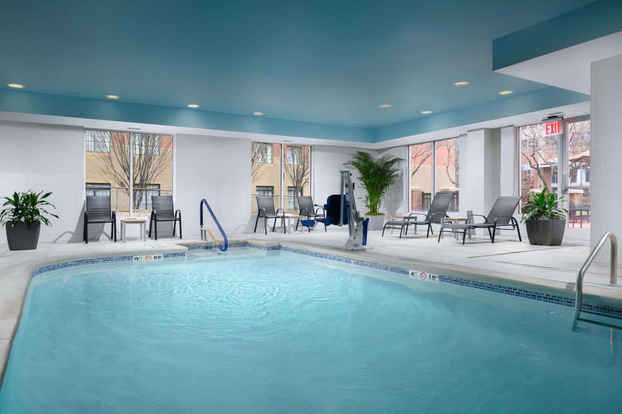 Hilton Garden Downtown 3*